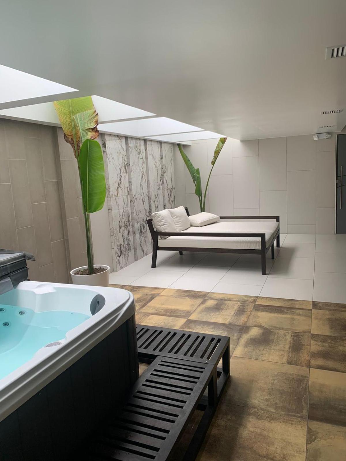 Confort Suite La Carolina Кито Экстерьер фото
